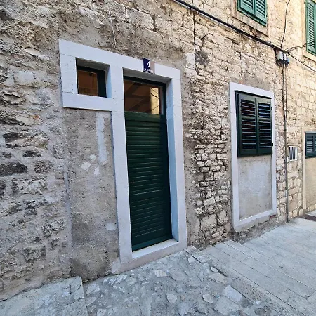 Apartman Mistique